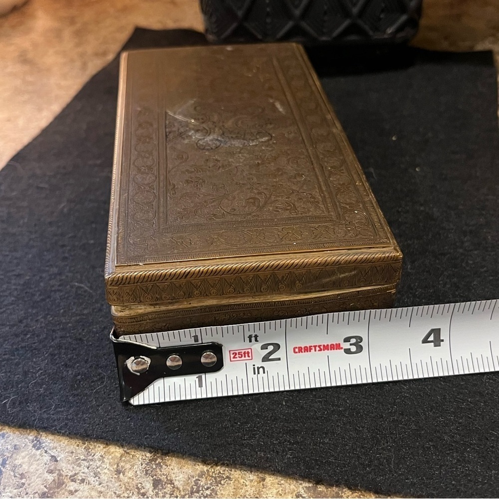 Vintage Metal Box / Money Box - Picture 15 of 16